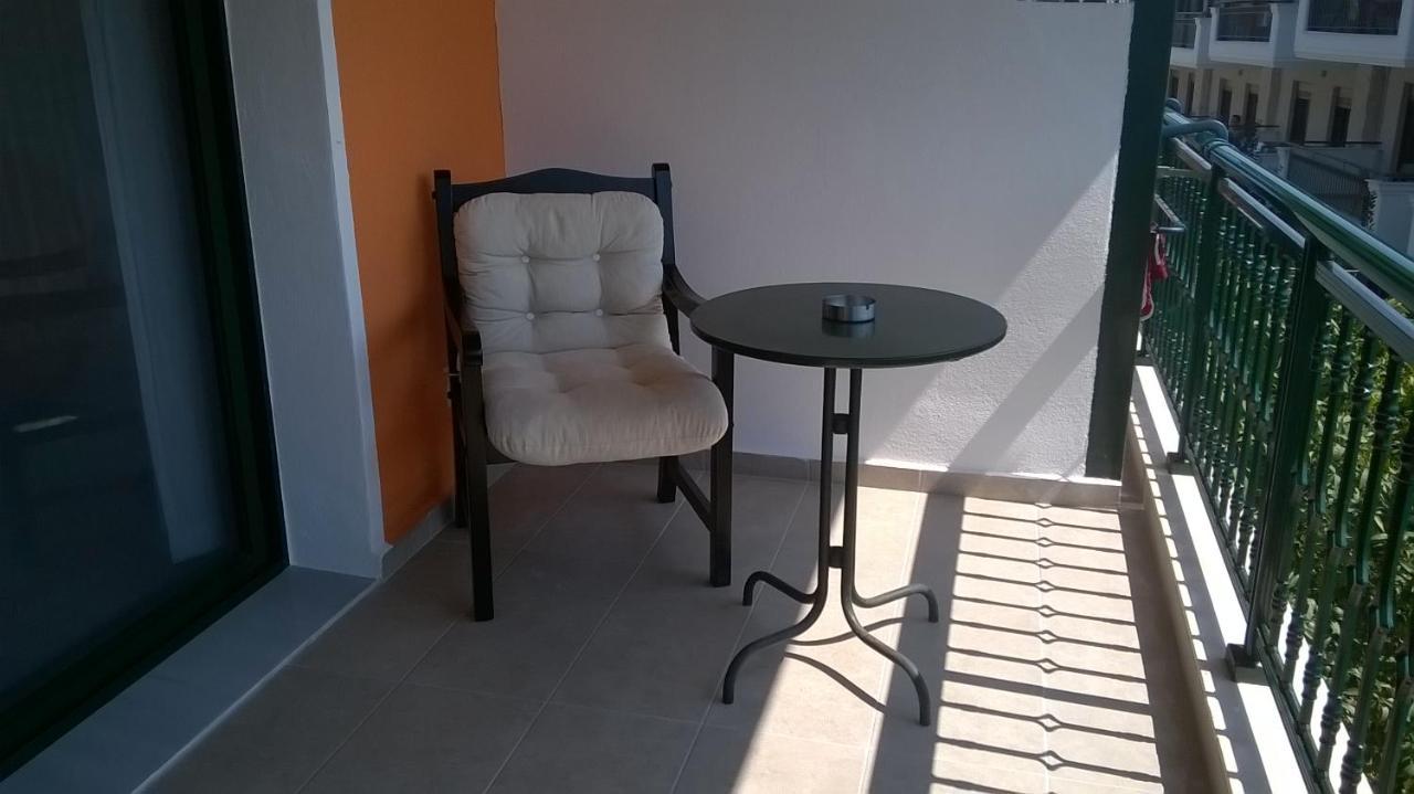 Orange Tree Garden Apartment เปฟโกโฮรี ภายนอก รูปภาพ